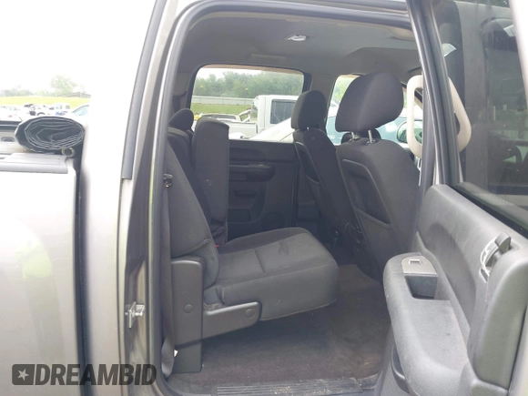 2013 Chevrolet Silverado 1500 LT with VIN 3GCPKSE78DG246175, listed as a IAAI auction lot 42106648 with 161,940 mi miles. Bid and sale history available at carsss.com. Image 8.
