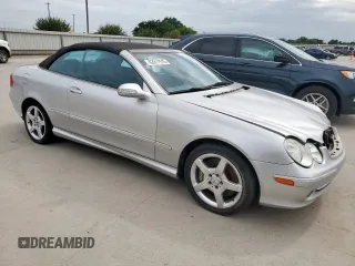 2005 Mercedes-Benz CLK 500 z VIN WDBTK75G75T041381, wystawiony jako Copart lot #63317915 z przebiegiem 85 750 mil mil oraz Szkoda całkowita • Salvage title. Historia ofert i sprzedaży dostępna na DreamBid. Obrazek 4.