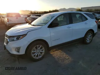 2019 Chevrolet Equinox LS z VIN 2GNAXHEV7K6252896, wystawiony jako Copart lot #48596815 z przebiegiem 105 860 mil mil oraz Szkody całkowita. Historia ofert i sprzedaży dostępna na DreamBid. Obrazek 1.