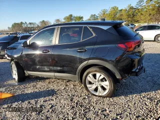 2024 Buick Encore GX Preferred z VIN KL4AMCSL7RB216831, wystawiony jako Copart lot #42343275 z przebiegiem 14 484 mil mil oraz Szkoda całkowita • Salvage title. Historia ofert i sprzedaży dostępna na DreamBid. Obrazek 2.