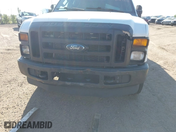 2010 Ford F-250 XL z VIN 1FTSX2B55AEA08754, wystawiony jako IAAI lot #42438103 z przebiegiem 573 535 mil mil oraz . Historia ofert i sprzedaży dostępna na DreamBid. Obrazek 6.