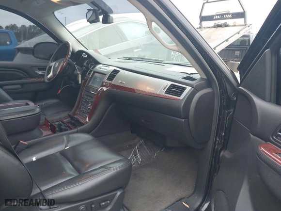 2013 Cadillac Escalade Hybrid with VIN 1GYS4EEJXDR123523, listed as a IAAI auction lot 41297183 with 98,248 mi miles. Bid and sale history available at carsss.com. Image 5.