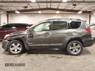 2011 Toyota RAV4 Sport z VIN 2T3RF4DV9BW093683, wystawiony jako IAAI lot #42548342 z przebiegiem 122 023 mil mil oraz . Historia ofert i sprzedaży dostępna na DreamBid. Obrazek 14.