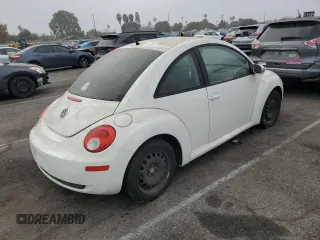 2010 Volkswagen New Beetle Coupe with VIN 3VWPG3AG7AM015470, listed as a Copart auction lot 86913404 with 63,972 mi miles and Clean Title. Bid and sale history available at carsss.com. Image 3.