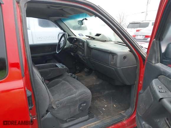 2001 Chevrolet Silverado 1500 LT with VIN 2GCEC19T911276523, listed as a IAAI auction lot 41435753 with 142,030 mi miles. Bid and sale history available at carsss.com. Image 5.