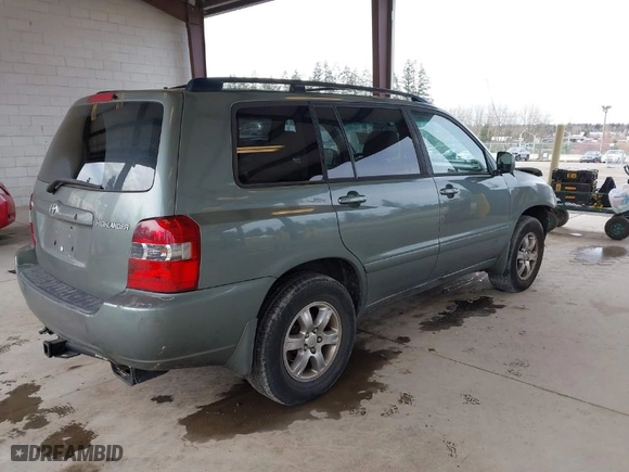2004 Toyota Highlander with VIN JTEEP21AX40058820, listed as a IAAI auction lot 41798900 with 330,991 mi miles. Bid and sale history available at carsss.com. Image 4.