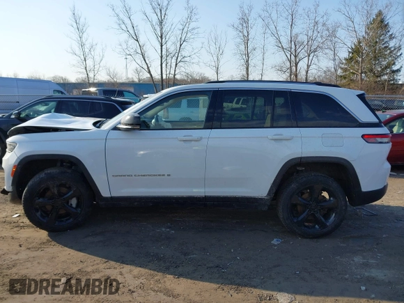 2022 Jeep Grand Cherokee Limited z VIN 1C4RJHBG1N8619387, wystawiony jako IAAI lot #41770859 z przebiegiem 49 814 mil mil oraz . Historia ofert i sprzedaży dostępna na DreamBid. Obrazek 13.