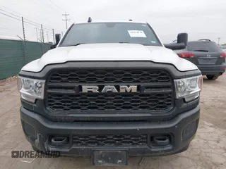 2022 Ram 2500 Tradesman z VIN 3C6UR5HJ4NG354406, wystawiony jako IAAI lot #41979979 z przebiegiem 79 649 mil mil oraz . Historia ofert i sprzedaży dostępna na DreamBid. Obrazek 12.