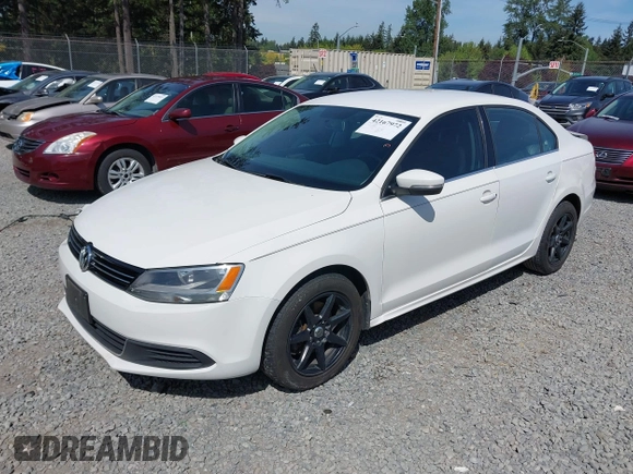 2013 Volkswagen Jetta TDI w/Premium с VIN 3VWLL7AJXDM388780, выставлен на аукционе IAAI как лот 42167972 с пробегом 189 950 миль миль и . История ставок и продаж доступна на DreamBid. Изображение 17.
