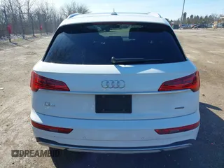 2024 Audi Q5 Premium z VIN WA1ABAFY2R2142122, wystawiony jako IAAI lot #41848621 z przebiegiem 4 334 mil mil oraz . Historia ofert i sprzedaży dostępna na DreamBid. Obrazek 16.