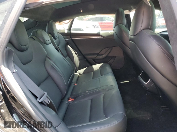 2022 Tesla Model S Plaid z VIN 5YJSA1E62NF471696, wystawiony jako Copart lot #56249555 z przebiegiem Nie podano mil oraz Szkoda całkowita • Salvage title. Historia ofert i sprzedaży dostępna na DreamBid. Obrazek 10.