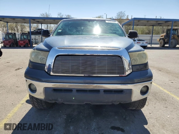 2008 Toyota Tundra z VIN 5TFDV54198X036873, wystawiony jako Copart lot #56321415 z przebiegiem 209 722 mil mil oraz Szkoda całkowita • Salvage title. Historia ofert i sprzedaży dostępna na DreamBid. Obrazek 5.