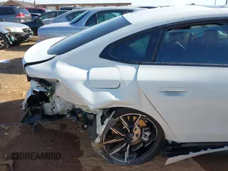 2023 BMW i4 eDrive40 z VIN WBY73AW08PFN72118, wystawiony jako IAAI lot #41849570 z przebiegiem 27 118 mil mil oraz . Historia ofert i sprzedaży dostępna na DreamBid. Obrazek 6.