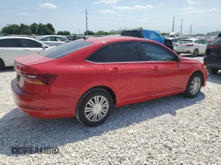 2019 Volkswagen Jetta S z VIN 3VWCB7BU1KM180098, wystawiony jako Copart lot #53572715 z przebiegiem 102 787 mil mil oraz Czysty tytuł • Clean title. Historia ofert i sprzedaży dostępna na DreamBid. Obrazek 3.