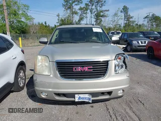 2010 GMC Yukon SLT with VIN 1GKMCCE3XAR225380, listed as a IAAI auction lot 41904723 with 173,686 mi miles. Bid and sale history available at carsss.com. Image 12.