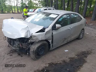 2018 Toyota Corolla L z VIN 5YFBURHE7JP812470, wystawiony jako IAAI lot #42183208 z przebiegiem 243 880 mil mil oraz . Historia ofert i sprzedaży dostępna na DreamBid. Obrazek 2.