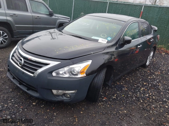 2013 Nissan Altima 3.5 SL with VIN 1N4BL3AP7DC137086, listed as a IAAI auction lot 41737354 with 140,208 mi miles. Bid and sale history available at carsss.com. Image 2.