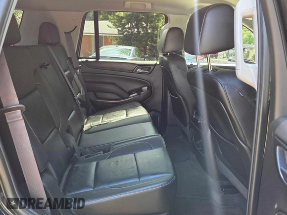 2015 Chevrolet Tahoe LT z VIN 1GNSKBKC0FR180968, wystawiony jako Copart lot #60119995 z przebiegiem 71 681 mil mil oraz Czysty tytuł • Clean title. Historia ofert i sprzedaży dostępna na DreamBid. Obrazek 6.