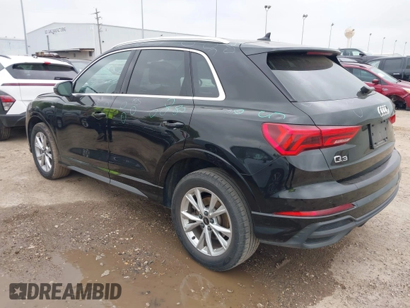 2023 Audi Q3 S line Premium z VIN WA1DECF30P1140909, wystawiony jako IAAI lot #41934943 z przebiegiem 42 947 mil mil oraz . Historia ofert i sprzedaży dostępna na DreamBid. Obrazek 3.