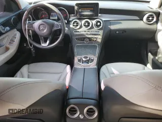 2017 Mercedes-Benz C 300 z VIN 55SWF4JB0HU219715, wystawiony jako Copart lot #60154615 z przebiegiem 130 378 mil mil oraz Czysty tytuł • Clean title. Historia ofert i sprzedaży dostępna na DreamBid. Obrazek 8.