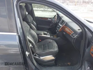 2014 Mercedes-Benz GL-Class GL 550 with VIN 4JGDF7DE3EA321574, listed as a IAAI auction lot 41598200 with 93,190 mi miles. Bid and sale history available at carsss.com. Image 5.