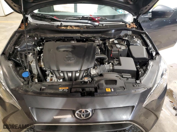 2020 Toyota Yaris Hatchback LE with VIN 3MYDLBJV4LY705670, listed as a Copart auction lot 50987775 with 6,094 mi miles and Salvage Title. Bid and sale history available at carsss.com. Image 12.