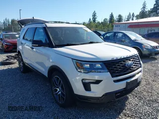 2018 Ford Explorer Sport z VIN 1FM5K8GT2JGA78587, wystawiony jako IAAI lot #42674710 z przebiegiem 66 980 mil mil oraz . Historia ofert i sprzedaży dostępna na DreamBid. Obrazek 1.