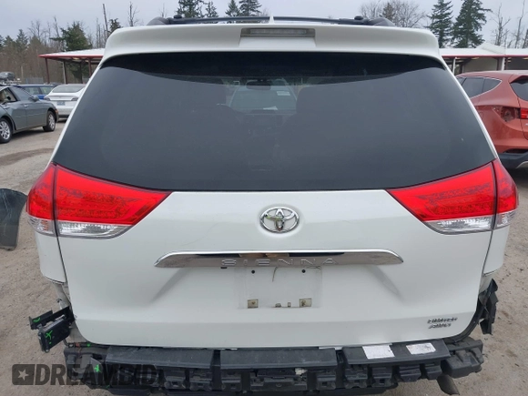 2014 Toyota Sienna Ltd with VIN 5TDDK3DC5ES073175, listed as a IAAI auction lot 41818572 with 107,971 mi miles. Bid and sale history available at carsss.com. Image 17.
