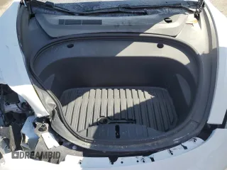 2021 Tesla Model 3 Long Range z VIN 5YJ3E1EB2MF007067, wystawiony jako Copart lot #52584715 z przebiegiem 31 311 mil mil oraz Szkoda całkowita • Salvage title. Historia ofert i sprzedaży dostępna na DreamBid. Obrazek 13.