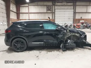 2024 Chevrolet Blazer Premier z VIN 3GNKBLRS6RS174905, wystawiony jako IAAI lot #42225059 z przebiegiem 14 510 mil mil oraz . Historia ofert i sprzedaży dostępna na DreamBid. Obrazek 13.