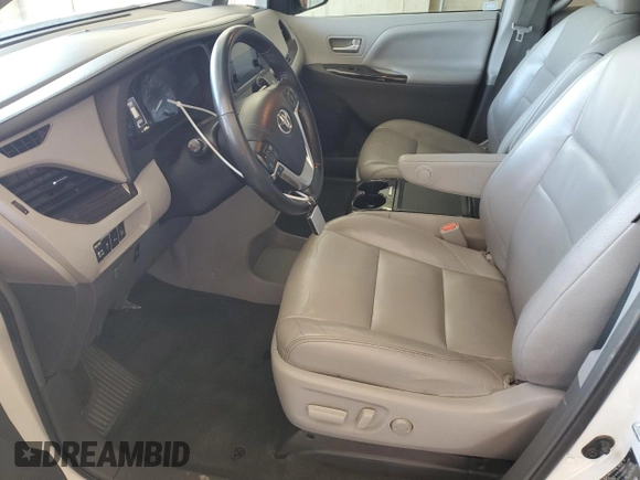 2015 Toyota Sienna XLE with VIN 5TDYK3DC4FS667923, listed as a Copart auction lot 86730854 with 62,486 mi miles and Salvage Title. Bid and sale history available at DreamBid. Image 7.