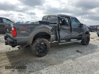 2016 Ford F-250 Lariat with VIN 1FT7W2B68GEC48911, listed as a Copart auction lot 61528395 with 189,294 mi miles and Salvage title. Bid and sale history available at DreamBid. Image 3.