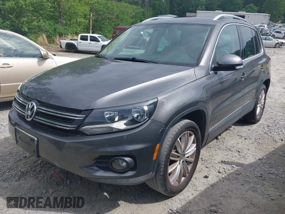 2012 Volkswagen Tiguan S z VIN WVGBV7AX7CW000265, wystawiony jako IAAI lot #42182004 z przebiegiem 173 537 mil mil oraz . Historia ofert i sprzedaży dostępna na DreamBid. Obrazek 2.