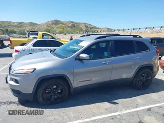 2016 Jeep Cherokee Latitude with VIN 1C4PJMCS4GW170322, listed as a IAAI auction lot 41841572 with 112,884 mi miles and . Bid and sale history available at carsss.com. Image 14.