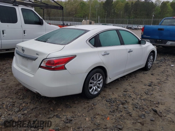 2015 Nissan Altima 2.5 S with VIN 1N4AL3AP1FN318719, listed as a IAAI auction lot 41942108 with 266,464 mi miles. Bid and sale history available at carsss.com. Image 4.
