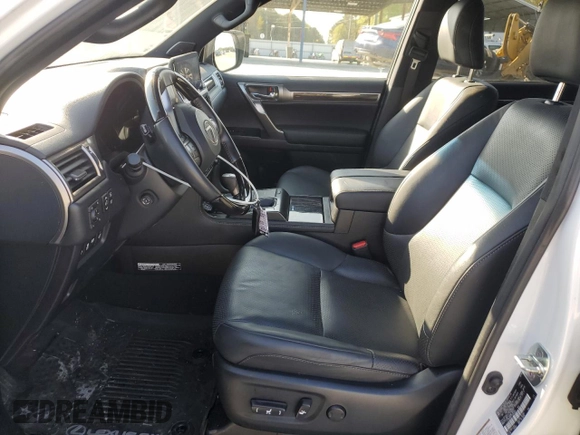 2023 Lexus GX 460 Luxury z VIN JTJGM7BX1P5364962, wystawiony jako Copart lot #51045965 z przebiegiem 40 252 mil mil oraz Szkoda całkowita • Salvage title. Historia ofert i sprzedaży dostępna na DreamBid. Obrazek 7.