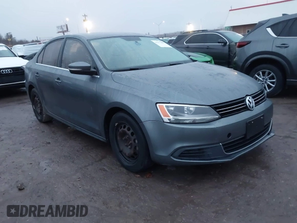 2013 Volkswagen Jetta SE with VIN 3VWDP7AJ8DM405519, listed as a IAAI auction lot 41177485 with 199,574 mi miles and . Bid and sale history available at DreamBid. Image 1.
