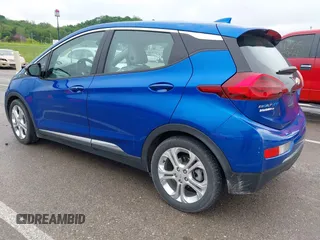2020 Chevrolet Bolt EV LT z VIN 1G1FW6S0XL4145254, wystawiony jako IAAI lot #42255536 z przebiegiem 16 691 mil mil oraz . Historia ofert i sprzedaży dostępna na DreamBid. Obrazek 3.