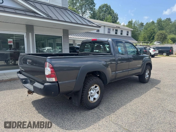 2010 Toyota Tacoma with VIN 5TEUX4EN9AZ726630, listed as a Copart auction lot 62417735 with 211,445 mi miles and Clean title. Bid and sale history available at DreamBid. Image 4.