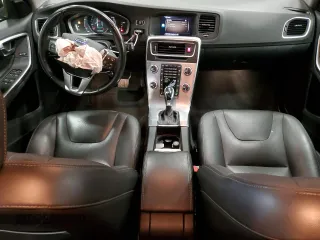 2018 Volvo V60 z VIN YV440MWK4J2056365, wystawiony jako Copart lot #58726445 z przebiegiem 42 542 mil mil oraz Szkoda całkowita • Salvage title. Historia ofert i sprzedaży dostępna na DreamBid. Obrazek 8.