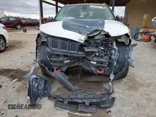 2019 Jeep Compass Trailhawk z VIN 3C4NJDDB4KT740047, wystawiony jako Copart lot #86834404 z przebiegiem 108 201 mil mil oraz Szkoda całkowita • Salvage title. Historia ofert i sprzedaży dostępna na DreamBid. Obrazek 5.