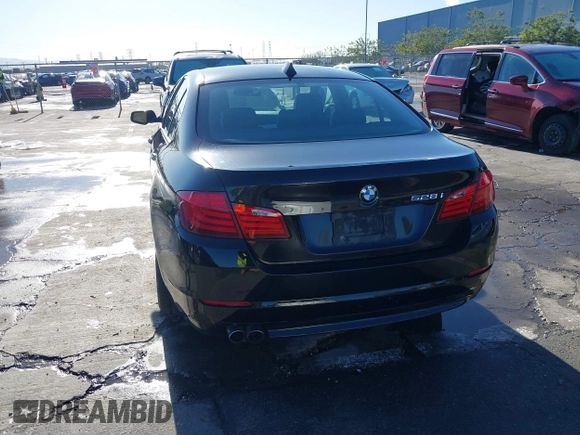 2011 BMW 5 Series 528i with VIN WBAFR1C54BC736807, listed as a IAAI auction lot 41511519 with 212,110 mi miles and . Bid and sale history available at carsss.com. Image 16.