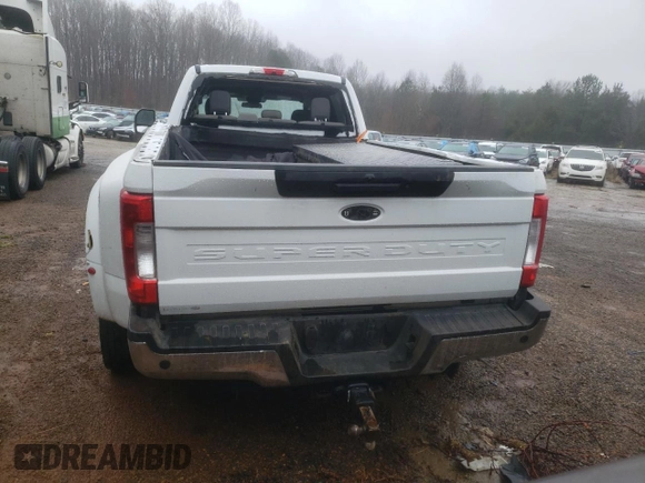 2019 Ford F-450 XL with VIN 1FT8W4DTXKEE61368, listed as a Copart auction lot 82615774 with Not Provided miles and Salvage Title. Bid and sale history available at carsss.com. Image 6.