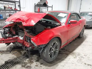 2014 Ford Mustang V6 with VIN 1ZVBP8EM1E5272367, listed as a IAAI auction lot 41543598 with 76,847 mi miles. Bid and sale history available at carsss.com. Image 17.