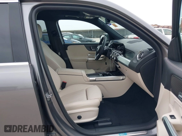 2024 Mercedes-Benz EQB 300 z VIN W1N9M0KBXRN079941, wystawiony jako IAAI lot #42261930 z przebiegiem 6 611 mil mil oraz . Historia ofert i sprzedaży dostępna na DreamBid. Obrazek 5.
