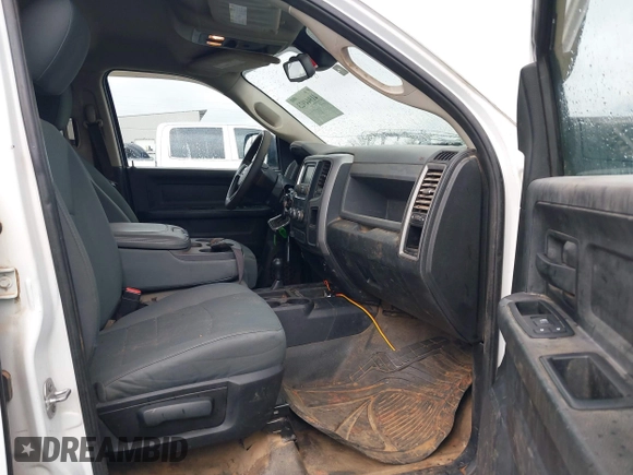2015 Ram 2500 Tradesman z VIN 3C6TR5H29FG558981, wystawiony jako IAAI lot #41944923 z przebiegiem 262 459 mil mil oraz . Historia ofert i sprzedaży dostępna na DreamBid. Obrazek 5.