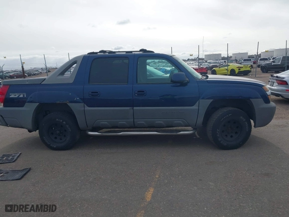 2002 Chevrolet Avalanche with VIN 3GNEK13T62G127112, listed as a IAAI auction lot 41817568 with 180,672 mi miles. Bid and sale history available at carsss.com. Image 13.