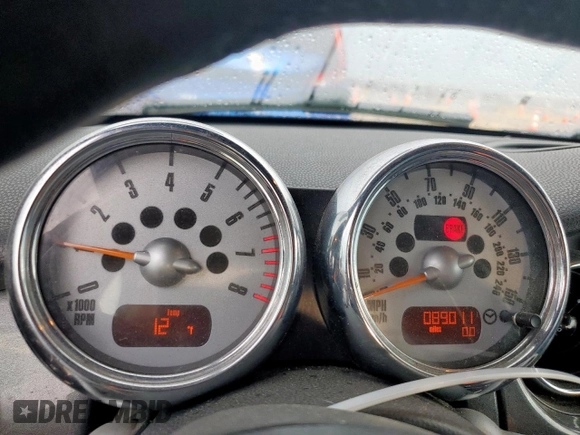 2005 MINI Convertible with VIN WMWRF33485TF61638, listed as a Copart auction lot 59822125 with 89,011 mi miles and Clean title. Bid and sale history available at DreamBid. Image 9.