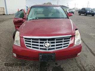 2008 Cadillac DTS 1SD z VIN 1G6KD57Y28U173094, wystawiony jako Copart lot #56895415 z przebiegiem 141 060 mil mil oraz Szkoda całkowita • Salvage title. Historia ofert i sprzedaży dostępna na DreamBid. Obrazek 5.