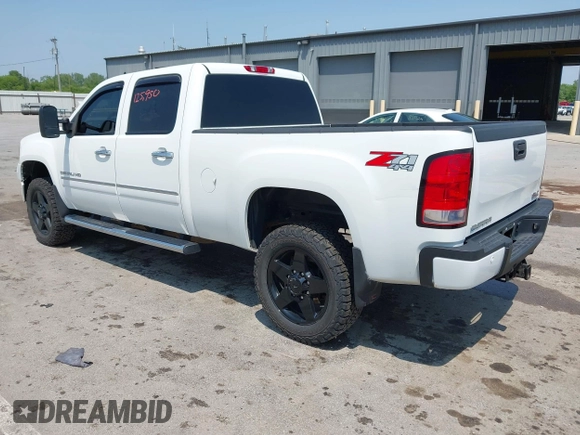 2011 GMC Sierra 2500HD Denali with VIN 1GT125CG9BF175853, listed as a IAAI auction lot 42487600 with 125,950 mi miles and . Bid and sale history available at DreamBid. Image 3.